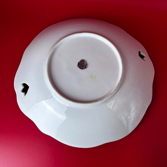 VTR JAPAN TRIMONT WARE IRIDESCENT LUSTERWARE FRUIT SCALLOPED - 8" - Picture 5 of 6